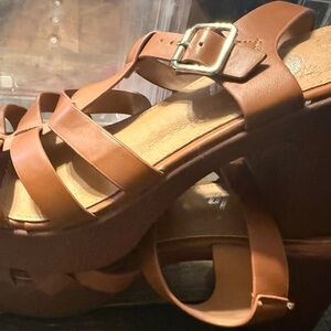 Elegant Tan Leather Sandals